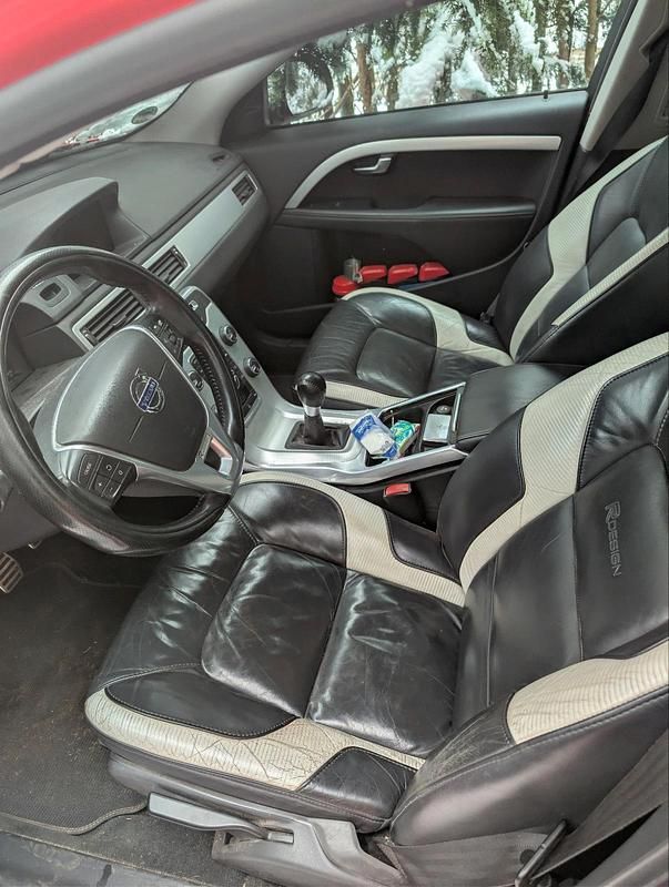 Gebraucht Volvo V70 R-Design 215 PS (158 kW) 2012 Rot Kombi