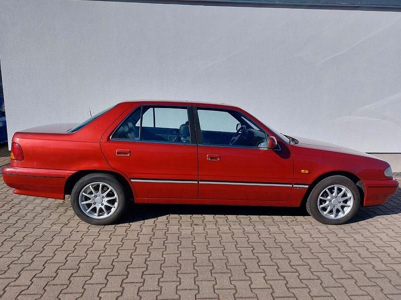 Gebraucht Hyundai Sonata GLS 145 PS (106 kW) 1992 Rot Limousine
