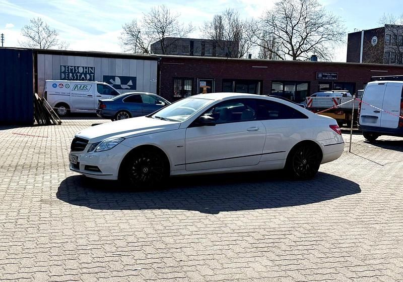 Second-hand Mercedes E250 204 CP (150 kW) 2011 Alb Coupe