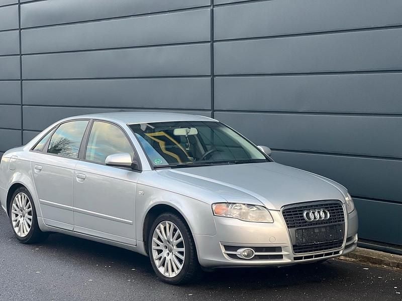 Silber Gebraucht 2007 Audi A4 Ambition Limousine | 2.000 € (Superpreis) - Bild 1/4