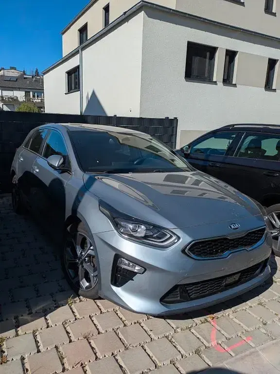 Gebraucht Kia Ceed Vision 140 PS (102 kW) 2020 Grau Kleinwagen