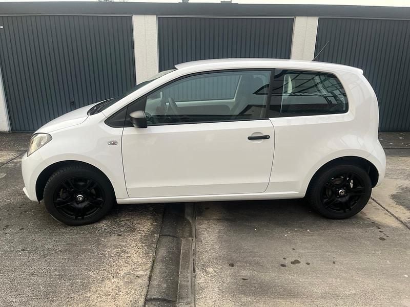 Weiß Gebraucht 2013 Seat Mii Reference Kleinwagen | 4.900 € (Fairer Preis) - Bild 1/4