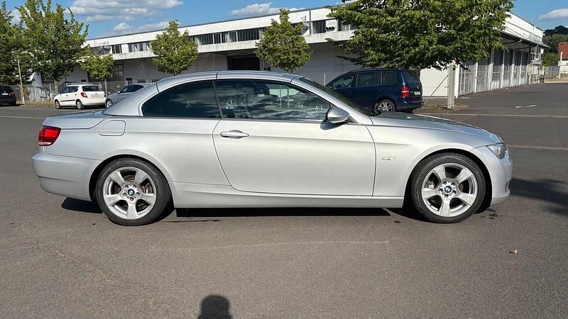 Gebraucht BMW 325 Cabriolet 218 PS (160 kW) 2008 Silber Cabrio