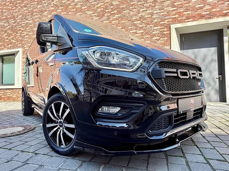 Gebraucht Ford Tourneo Sport 185 PS (136 kW) 2020 Iridion schwarz Van / Kleinbus