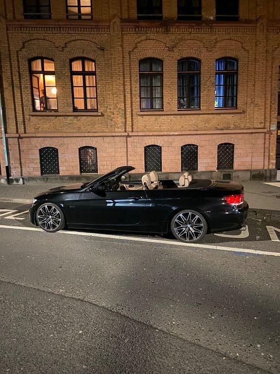 Schwarz Gebraucht 2007 BMW 330 Cabriolet Performance Cabrio | 16.900 € (Etwas zu teuer) - Bild 1/4