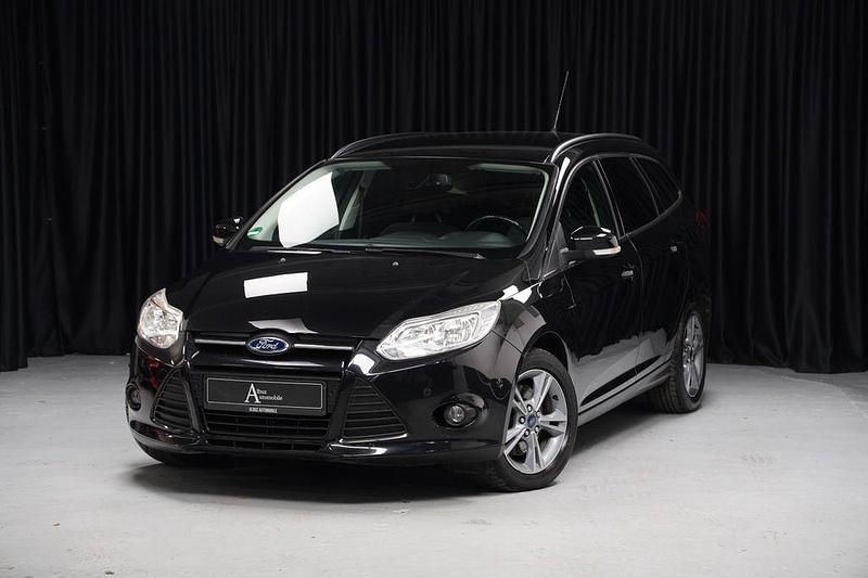 Gebraucht Ford Focus SYNC Edition 140 PS (102 kW) 2014 Schwarz Limousine