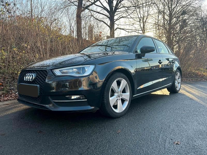 Gebraucht Audi A3 Sportback 120 PS (88 kW) 2014 Schwarz Kleinwagen