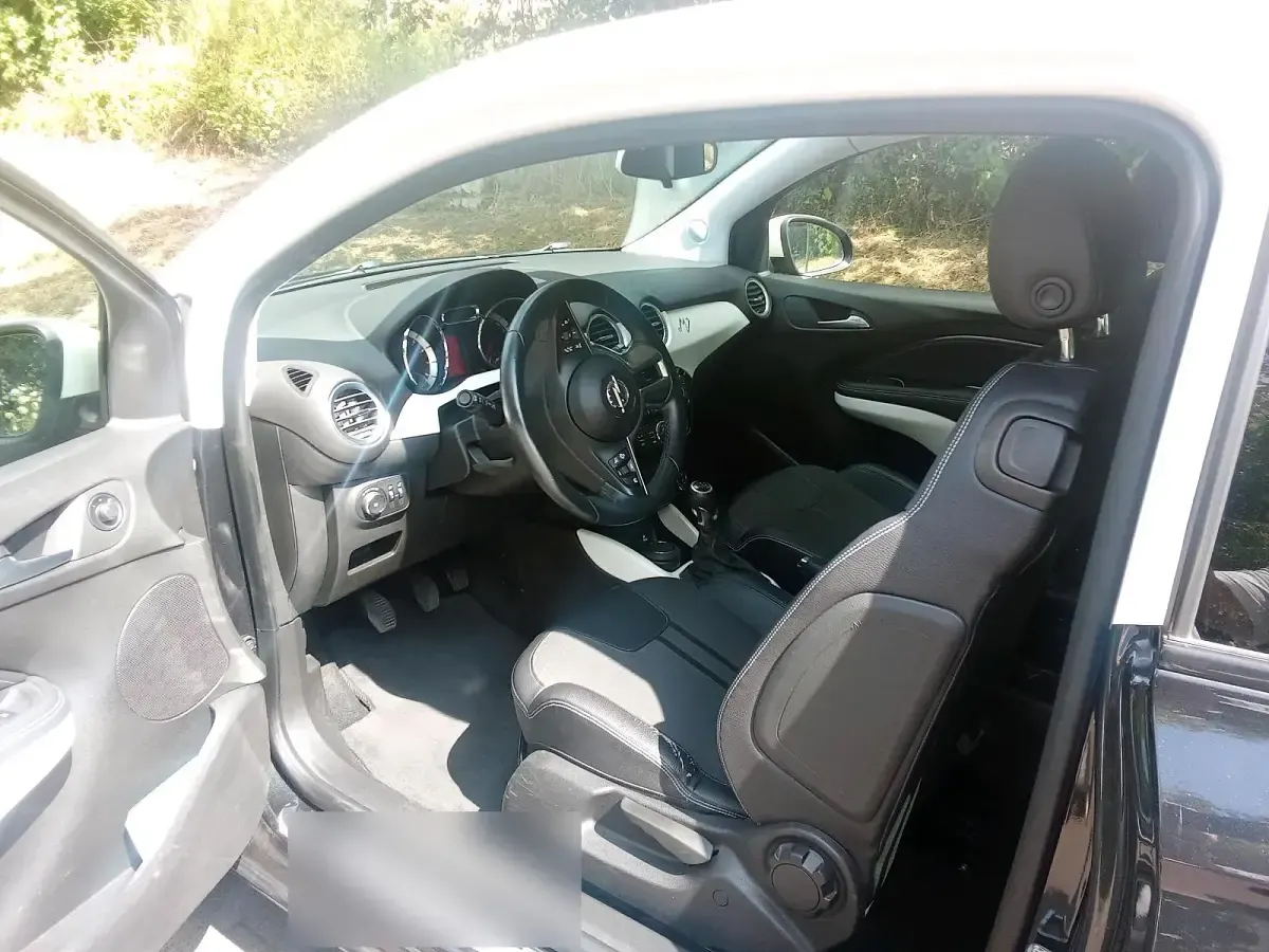 Gebraucht Opel Adam 116 PS (85 kW) 2014 Schwarz Kleinwagen