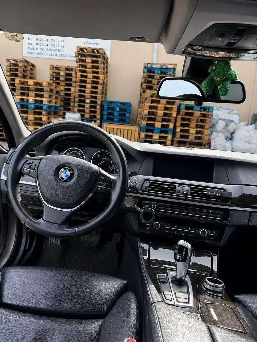 Gebraucht BMW 530 258 PS (189 kW) 2013 Weiß Limousine
