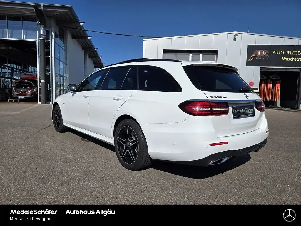 Gebraucht Mercedes E300 AMG 306 PS (225 kW) 2021 Weiß Limousine