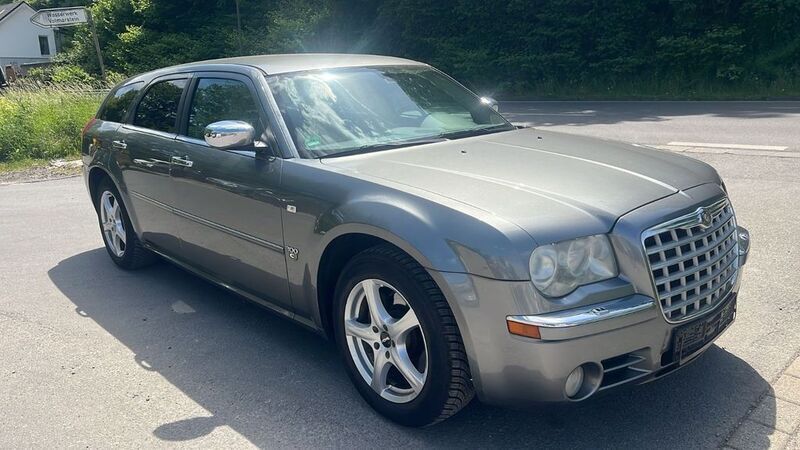 Grau Gebraucht 2007 Chrysler 300C Touring Kombi | 2.890 € (Guter Preis) - Bild 1/4