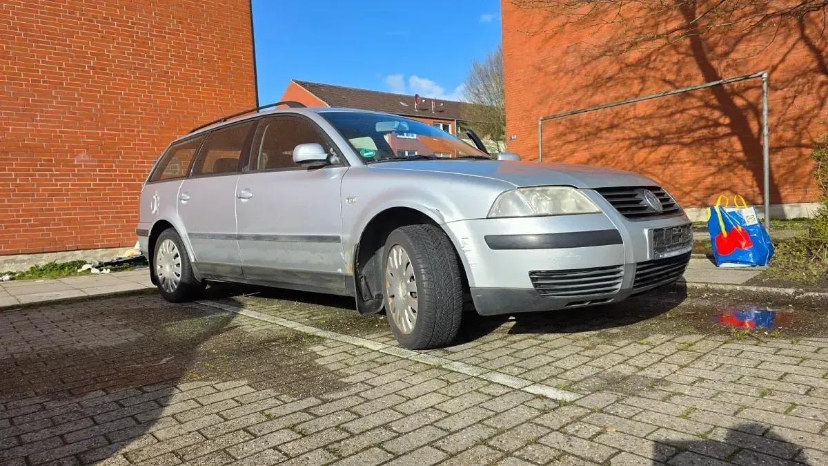 Gebraucht VW Passat 102 PS (75 kW) 2001 Silber Kombi