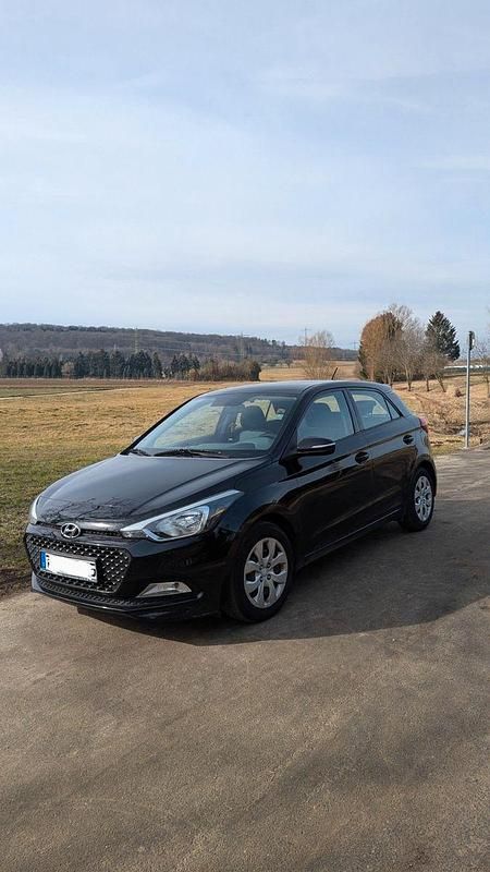 Schwarz Gebraucht 2017 Hyundai i20 Kleinwagen | 6.200 € (Guter Preis) - Bild 1/4