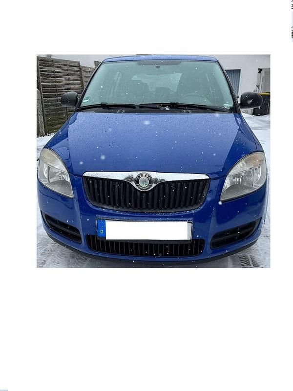 Blau Gebraucht 2010 Skoda Fabia Cool Edition Kleinwagen | 2.500 € (Etwas zu teuer) - Bild 1/4