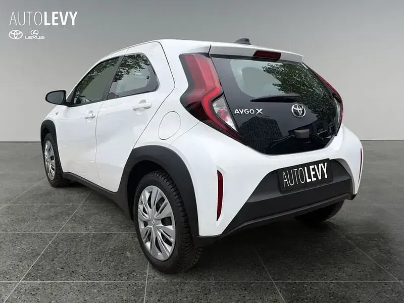 Gebraucht Toyota Aygo Play 72 PS (52 kW) 2024 Weiß Kleinwagen