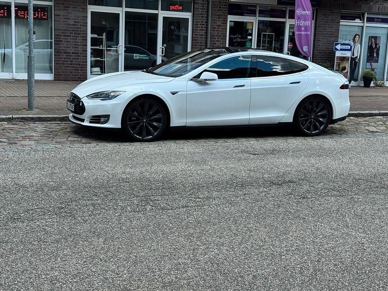 Weiß Gebraucht 2014 Tesla Model S Limousine | 19.000 € - Bild 1/4