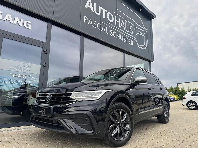 Deep black perleffekt Gebraucht 2022 VW Tiguan Allspace SUV | 27.950 € (Guter Preis) - Bild 1/4