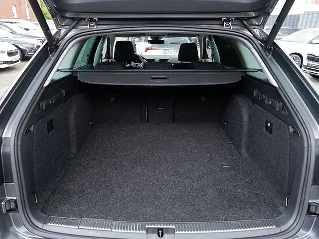 Gebraucht Skoda Superb Style 218 PS (160 kW) 2022 Graphitegrau metallic Kombi