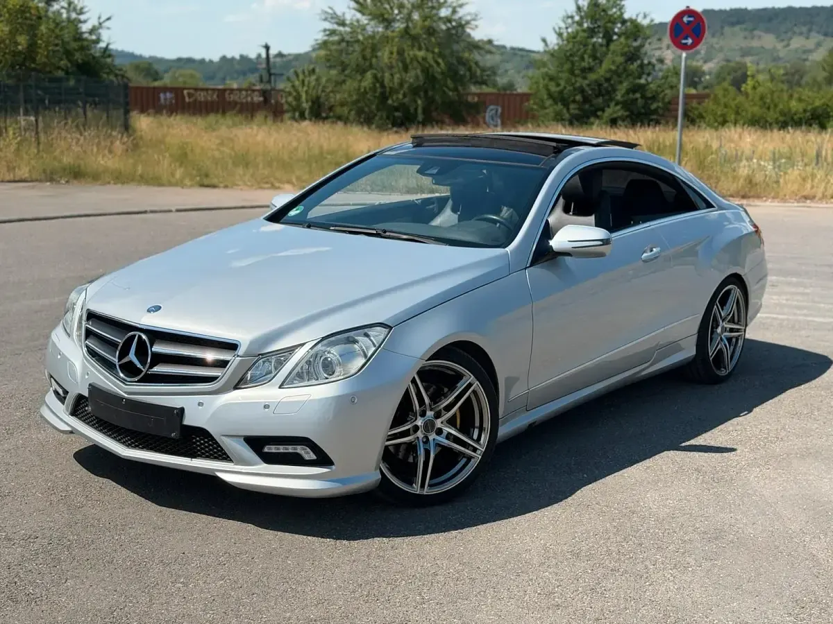 Gebraucht Mercedes E350 292 PS (214 kW) 2009 Grau Coupé