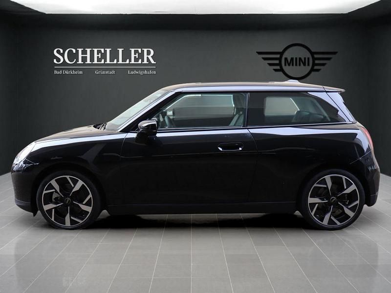 Neu Mini Cooper Classic 135 kW (184 PS) 2026 Midnight black metallic Kleinwagen