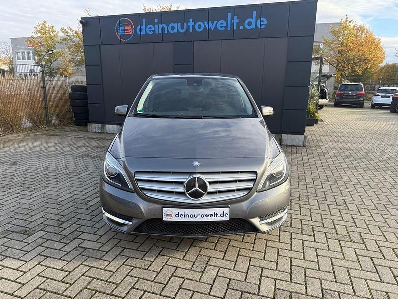 Gebraucht Mercedes B250 211 PS (155 kW) 2013 Grau Van / Kleinbus
