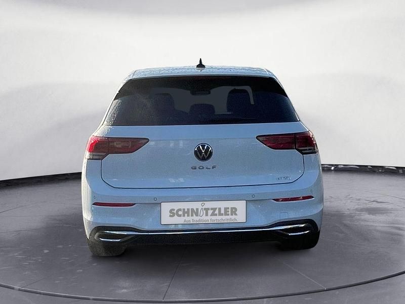 Gebraucht VW Golf VIII Move 131 PS (96 kW) 2023 Weiß Limousine