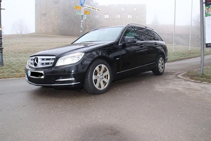 Schwarz Gebraucht 2010 Mercedes C300 Avantgarde Kombi | 8.800 € (Fairer Preis) - Bild 1/4