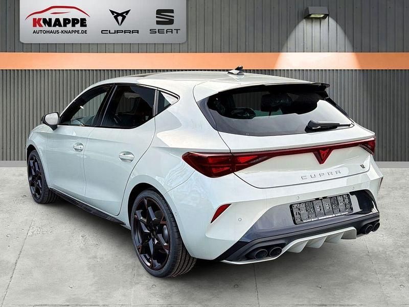 Neu Cupra Leon VZ 300 PS (220 kW) 2025 Grau Limousine