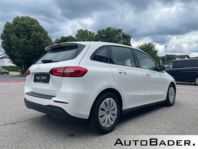 Gebraucht Mercedes B180 136 PS (100 kW) 2020 149 polarweiß Van / Kleinbus