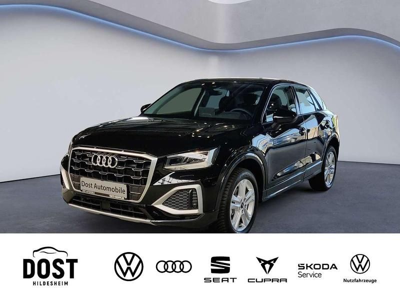 Mythosschwarz metallic Gebraucht 2025 Audi Q2 Advanced Plus SUV | 35.930 € (Teuer) - Bild 1/4