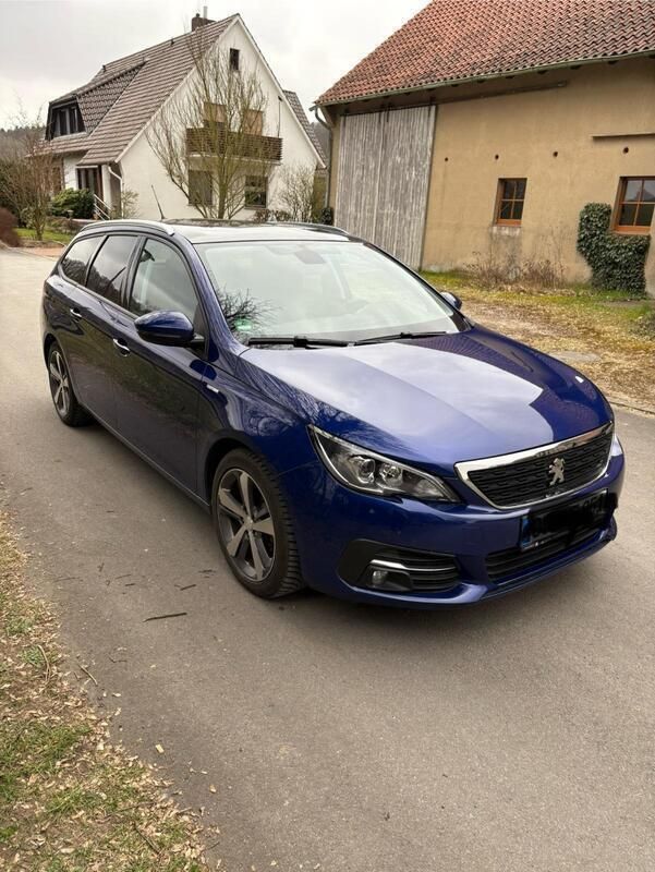 Blau Gebraucht 2018 Peugeot 308 Kombi | 12.500 € (Etwas zu teuer) - Bild 1/4