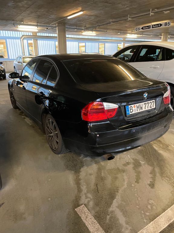Schwarz Gebraucht 2007 BMW 318 Limousine | 6.500 € (Etwas zu teuer) - Bild 1/4