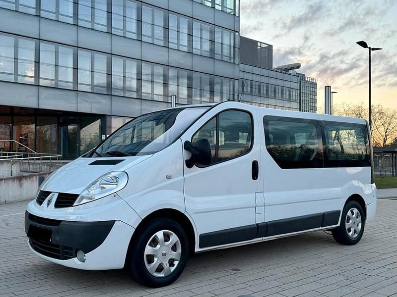 Gebraucht Renault Trafic 114 PS (83 kW) 2012 Weiß Van / Kleinbus