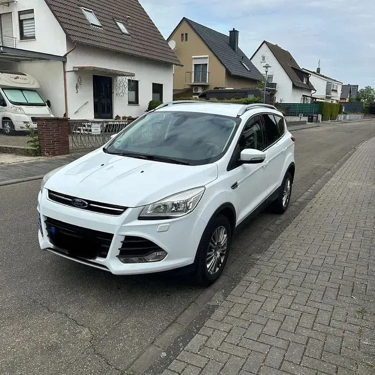 Usado Ford Kuga Titanium 150 HP (110 kW) 2013 Branco SUV