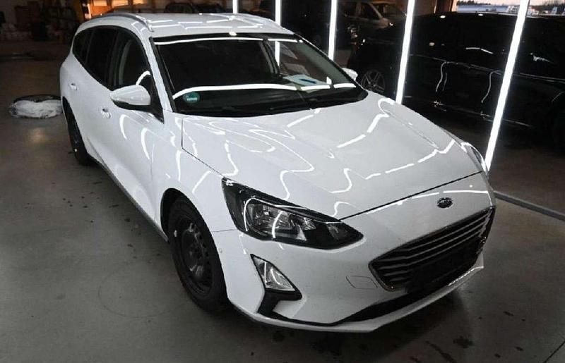 Gebraucht Ford Focus Cool & Connect 120 PS (88 kW) 2020 Frozen white Kombi