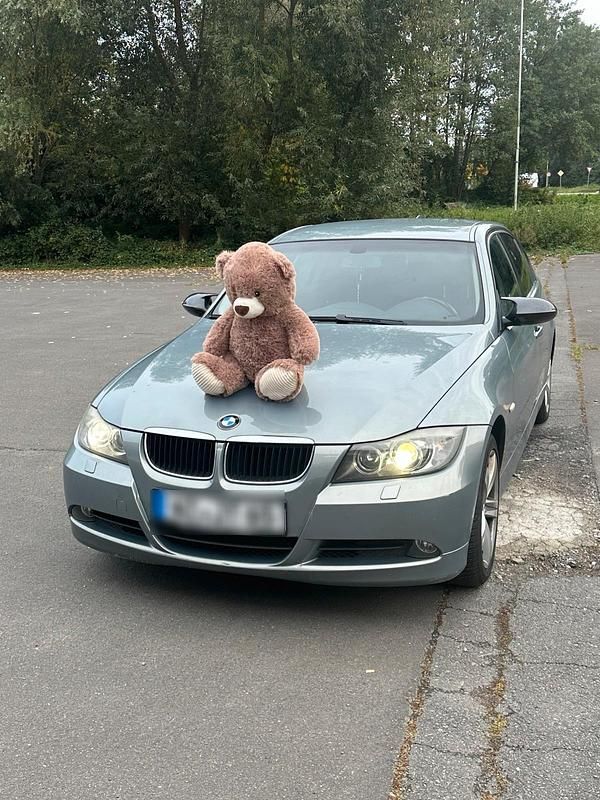 Gebraucht BMW 320 194 PS (142 kW) 2007 Grau Limousine