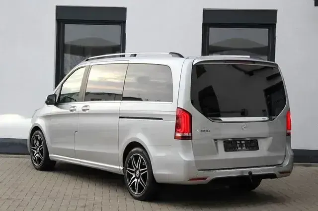 Gebraucht Mercedes V300 AMG 239 PS (175 kW) 2019 Silber Van / Kleinbus