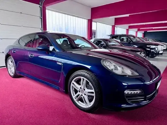Gebraucht Porsche Panamera 250 PS (183 kW) 2012 Kosmosblau Kleinwagen