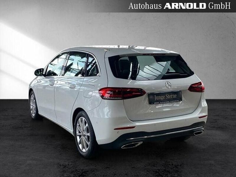Gebraucht Mercedes B200 Progressive 120 PS (88 kW) 2023 Weiss Van / Kleinbus