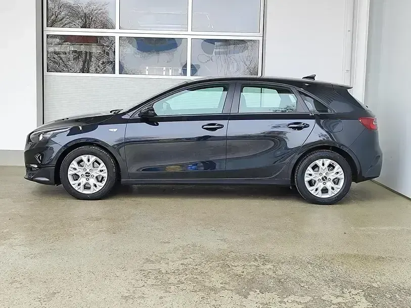 Gebraucht Kia Ceed Edition 7 101 PS (74 kW) 2022 Zilinaschwarz met. Kleinwagen