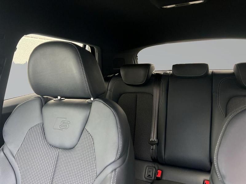 Gebraucht Audi Q2 S-Line 190 PS (139 kW) 2025 Schwarz SUV