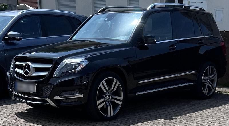Schwarz Gebraucht 2013 Mercedes GLK250 AMG line SUV | 14.950 € (Fairer Preis) - Bild 1/4