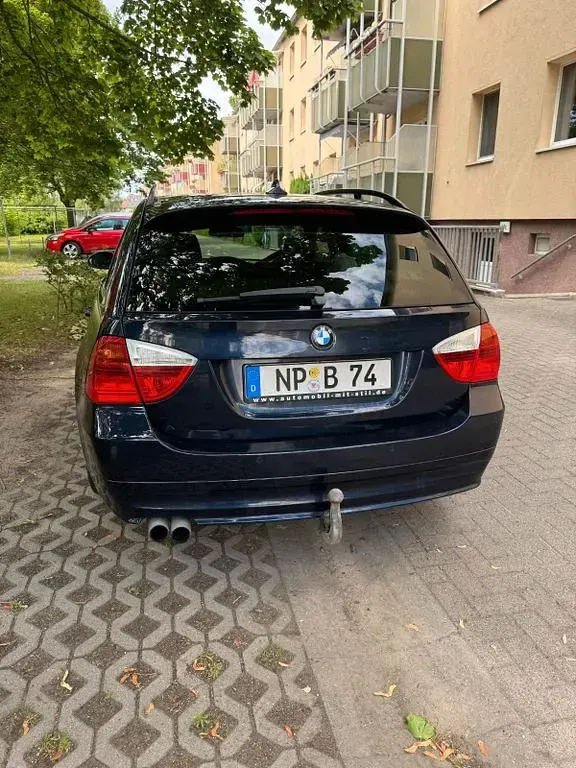 Gebraucht BMW 325 Basis 218 PS (160 kW) 2006 Blau Kombi