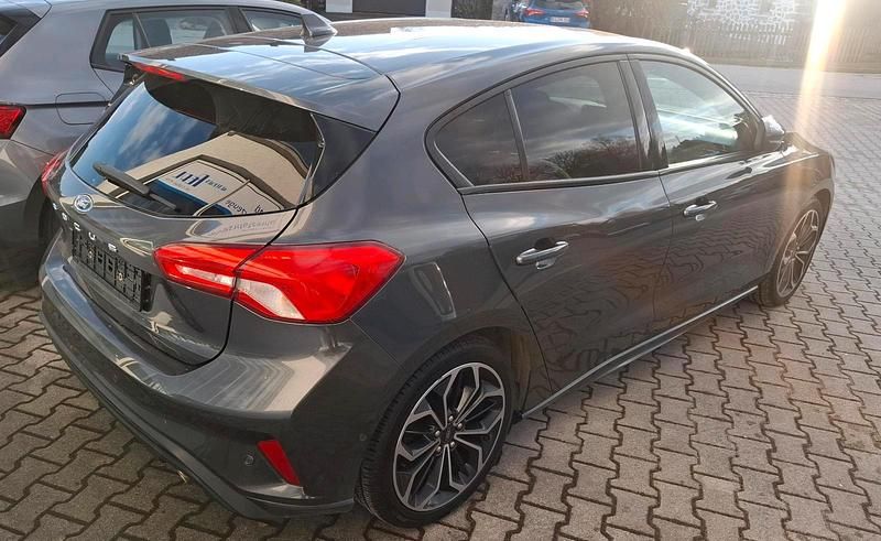 Gebraucht Ford Focus ST-Line 125 PS (91 kW) 2020 Grau Kleinwagen