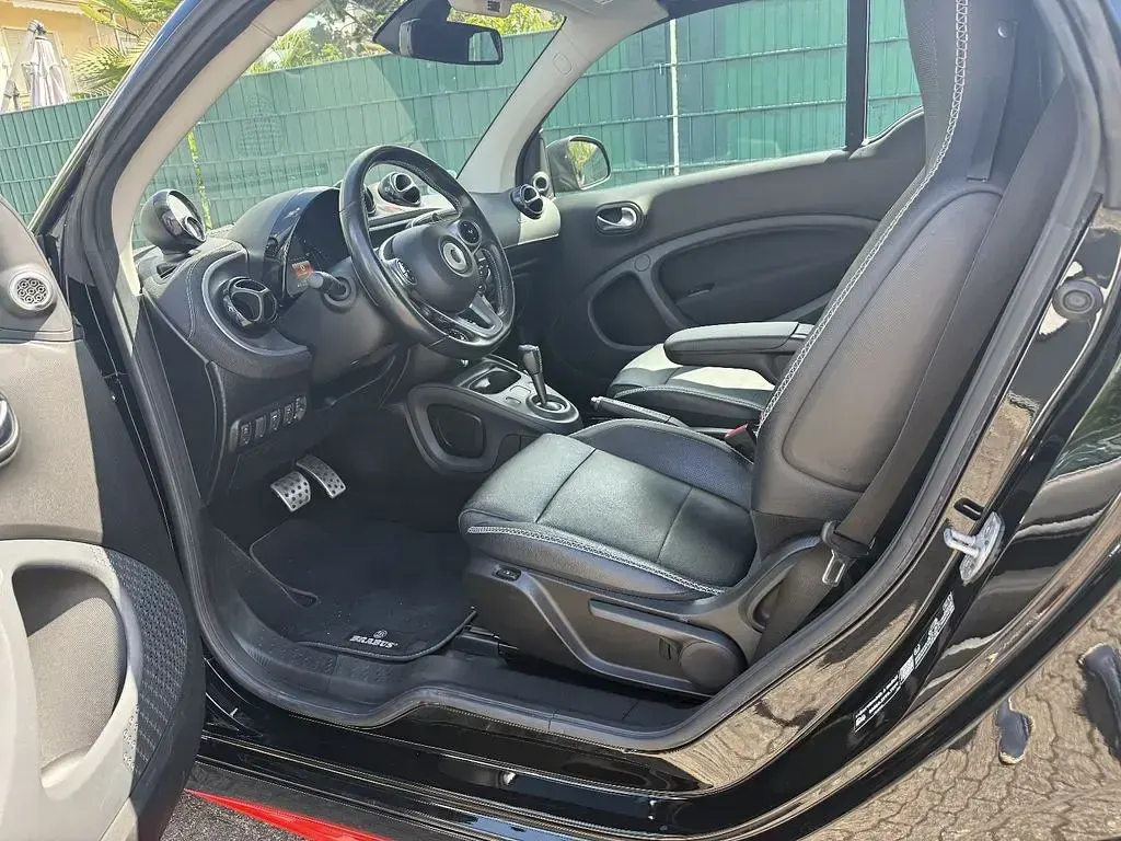 Gebraucht Smart ForTwo Cabrio Brabus 109 PS (80 kW) 2018 Schwarz Cabrio