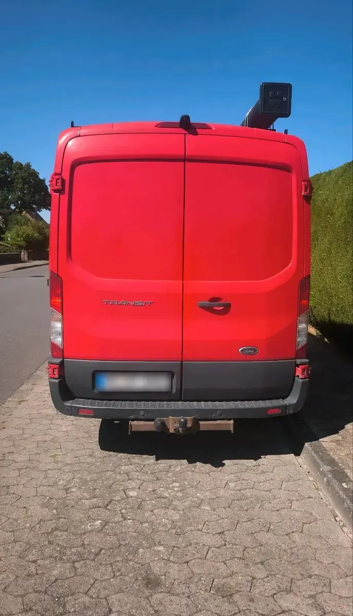 Gebraucht Ford Transit 170 PS (125 kW) 2016 Rot Van