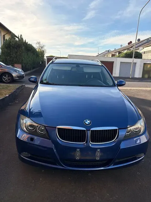 Gebraucht BMW 320 Performance 200 PS (147 kW) 2007 Blau Kombi
