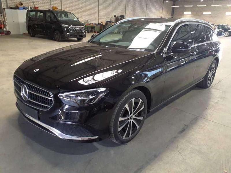 Schwarz uni Gebraucht 2022 Mercedes E300 Avantgarde Kombi | 29.990 € (Superpreis) - Bild 1/3