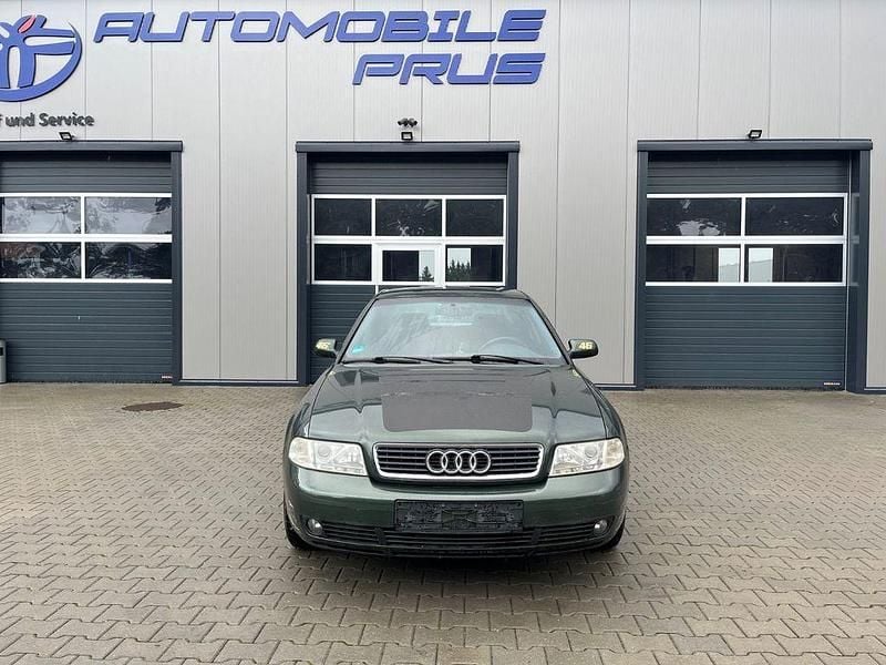 Grün Gebraucht 2001 Audi A4 Limousine | 599 € (Guter Preis) - Bild 1/4