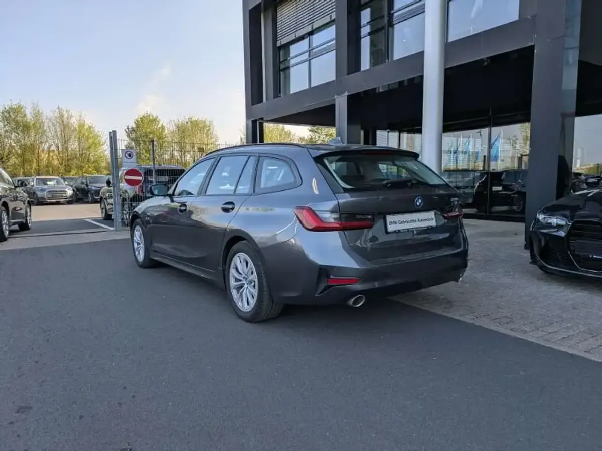 Używany BMW 330e Advantage 292 KM (214 kW) 2022 Szary Kombi
